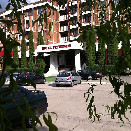 Petrosani Camere De Inchiriat - Hotel Petroshani Srl Екстер'єр фото