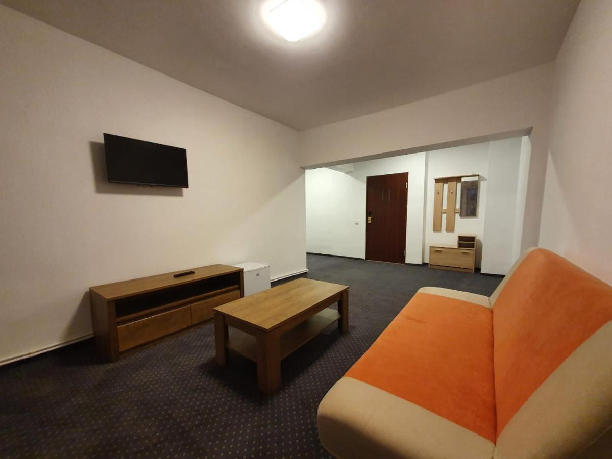 Petrosani Camere De Inchiriat - Hotel Petroshani Srl Екстер'єр фото