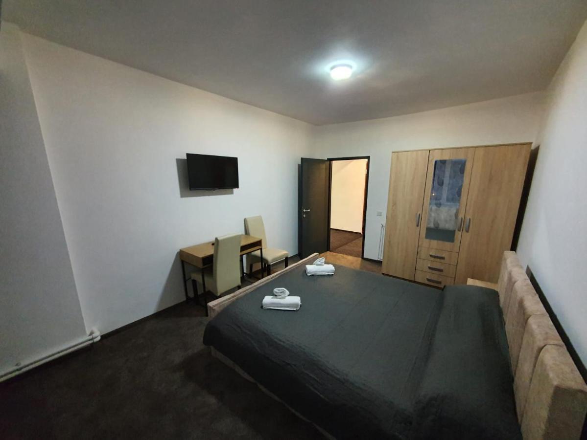 Petrosani Camere De Inchiriat - Hotel Petroshani Srl Екстер'єр фото