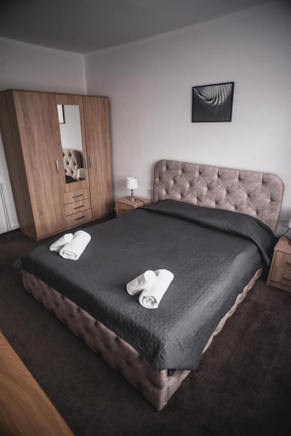 Petrosani Camere De Inchiriat - Hotel Petroshani Srl Екстер'єр фото