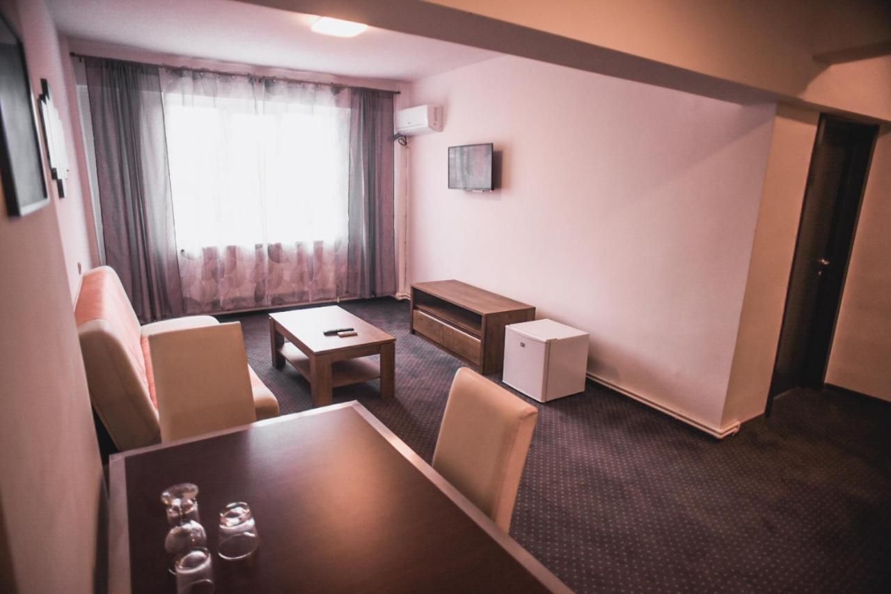 Petrosani Camere De Inchiriat - Hotel Petroshani Srl Екстер'єр фото