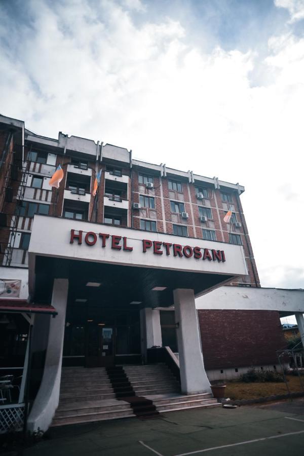 Petrosani Camere De Inchiriat - Hotel Petroshani Srl Екстер'єр фото
