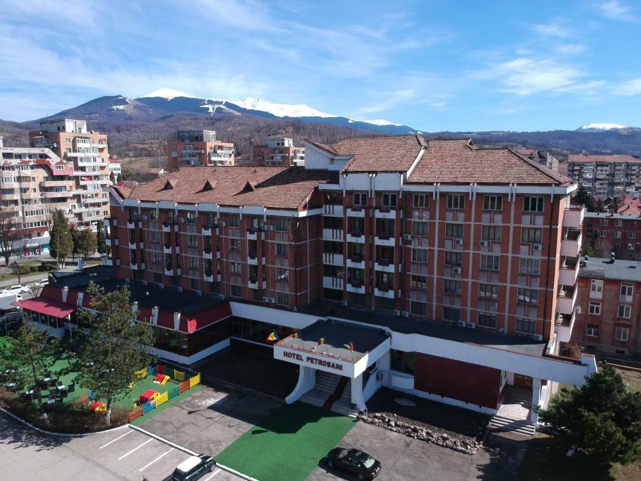 Petrosani Camere De Inchiriat - Hotel Petroshani Srl Екстер'єр фото